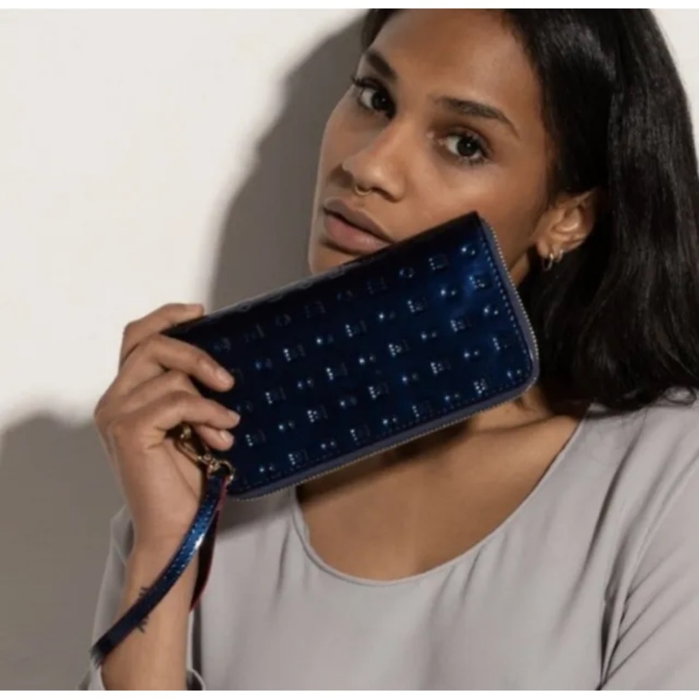 Arcadia Italian blue embossed leather wristlet Wallet - Picture 2 of 7